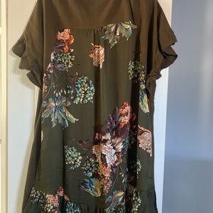 Dress adorable floral back.